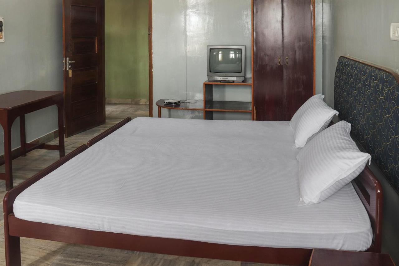 Spot On 49477 Hotel Galaxy Dimāpur Kültér fotó