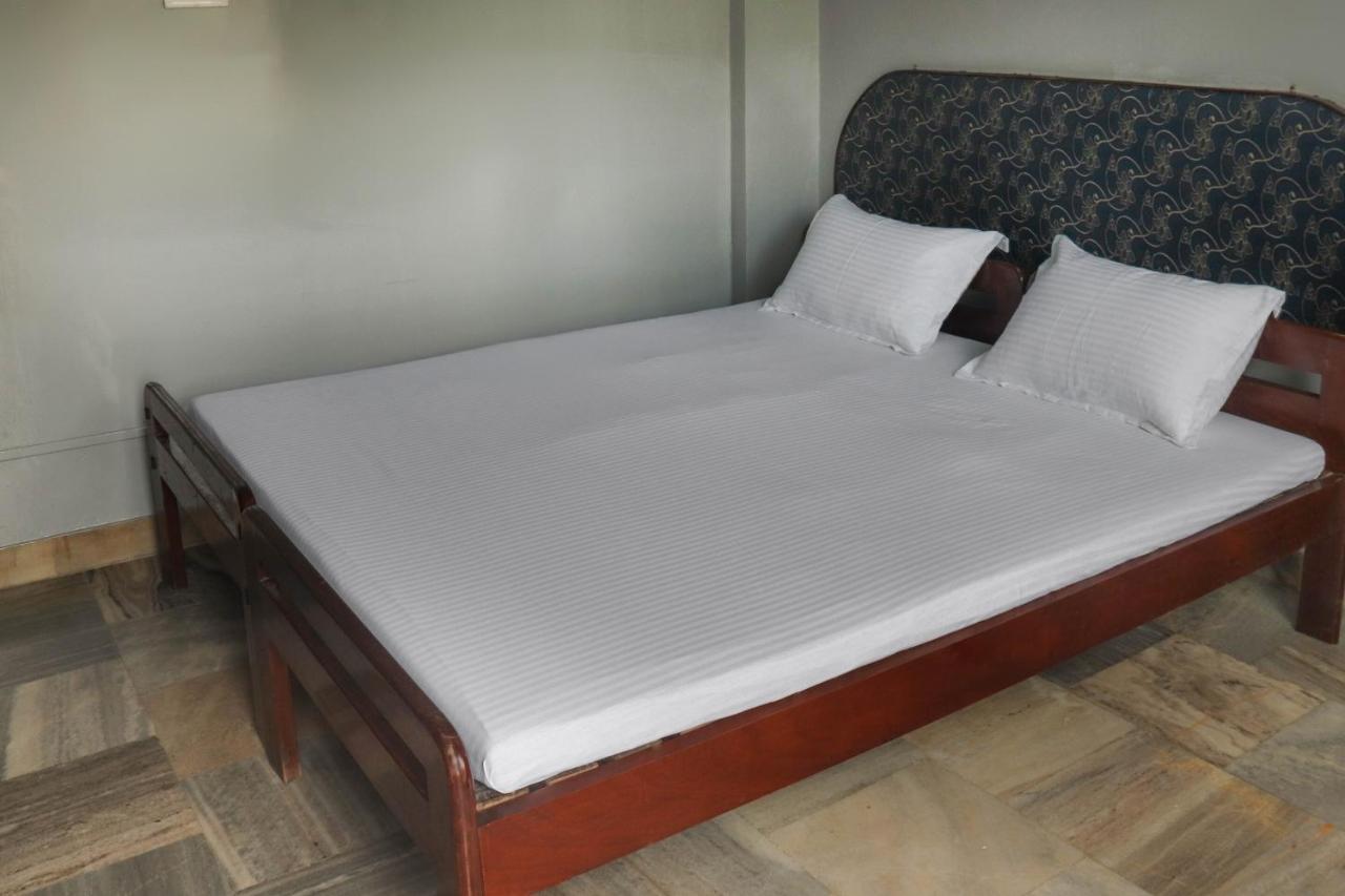 Spot On 49477 Hotel Galaxy Dimāpur Kültér fotó