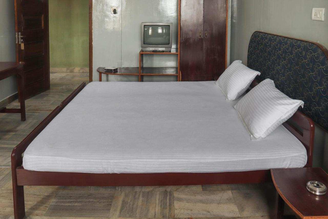 Spot On 49477 Hotel Galaxy Dimāpur Kültér fotó